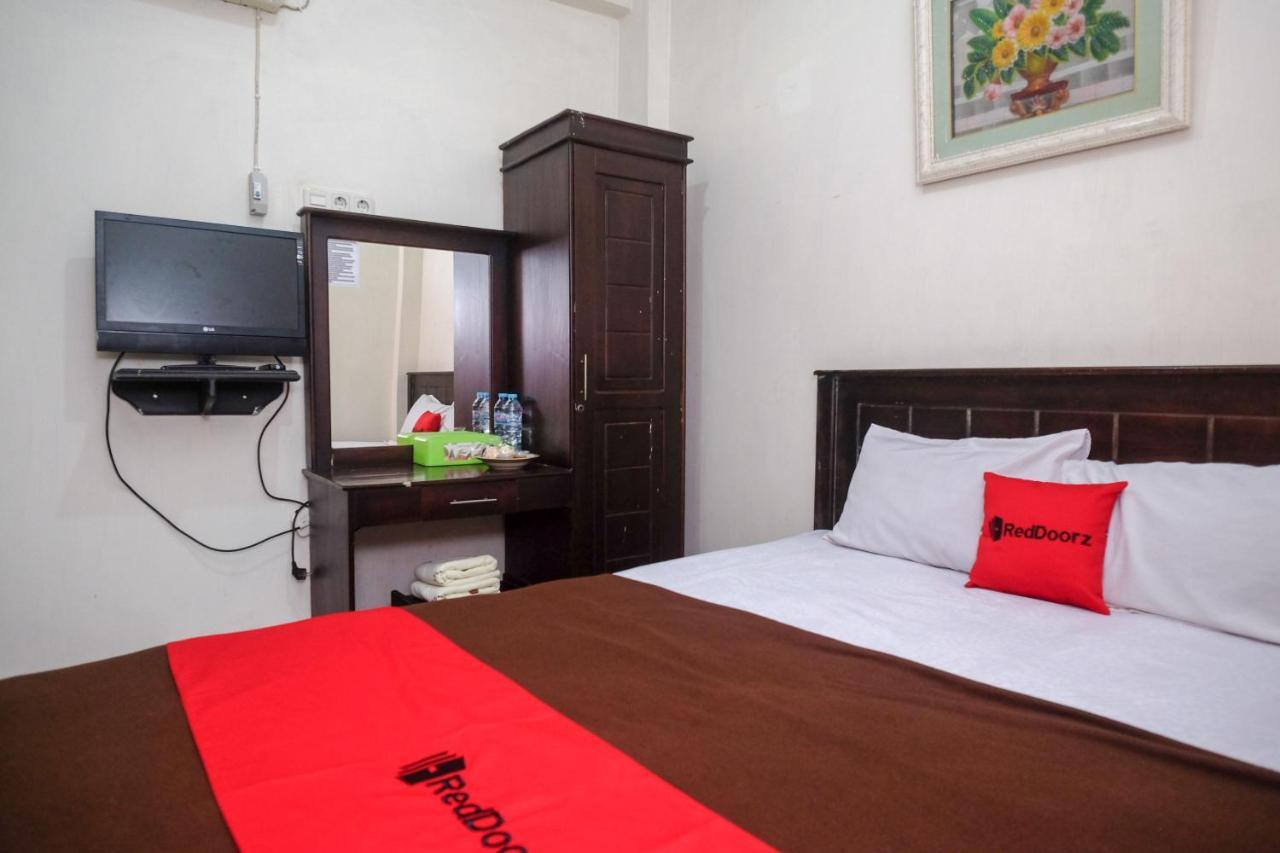 Reddoorz At Hotel Rich Parepare Near Pantai Mattirotasi Zewnętrze zdjęcie