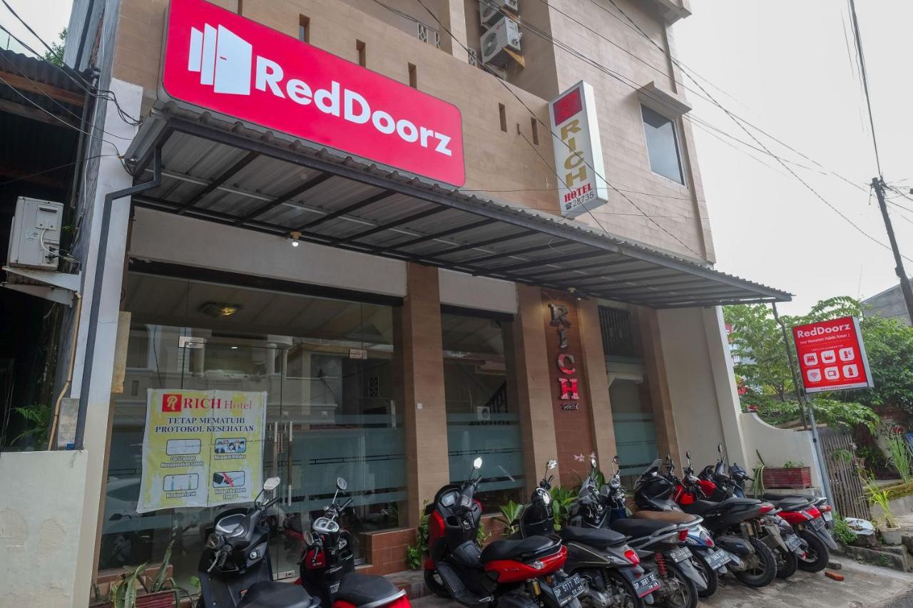 Reddoorz At Hotel Rich Parepare Near Pantai Mattirotasi Zewnętrze zdjęcie