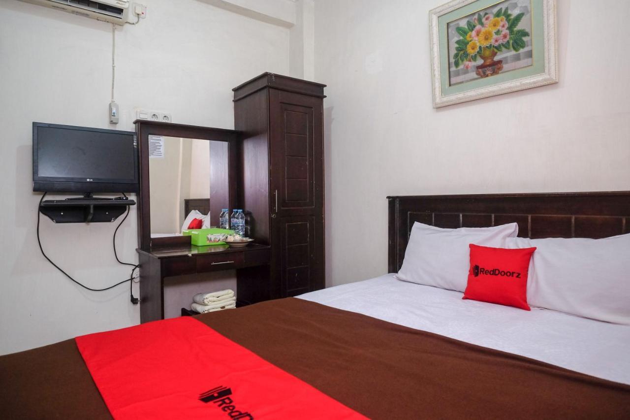 Reddoorz At Hotel Rich Parepare Near Pantai Mattirotasi Zewnętrze zdjęcie