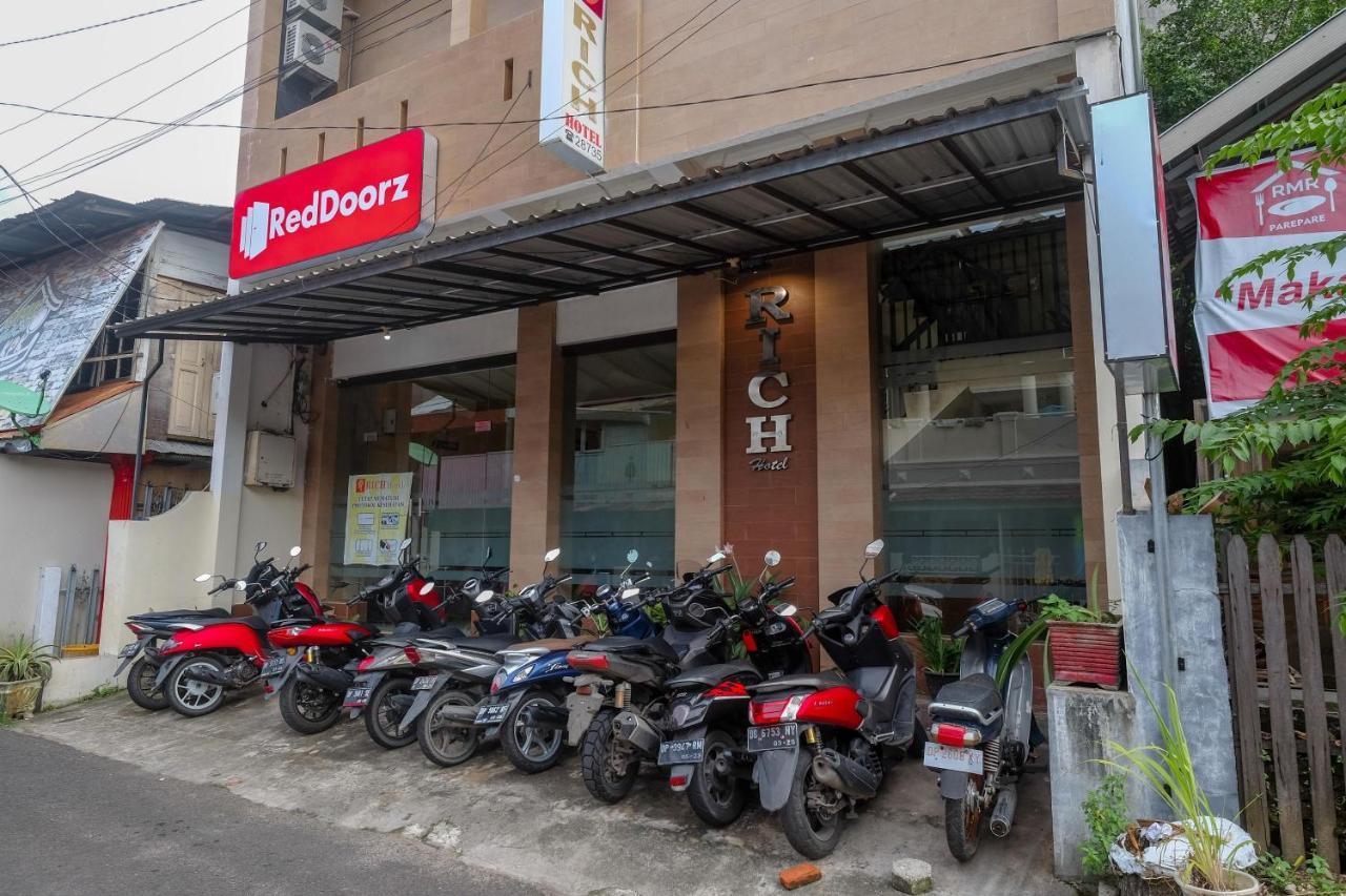 Reddoorz At Hotel Rich Parepare Near Pantai Mattirotasi Zewnętrze zdjęcie