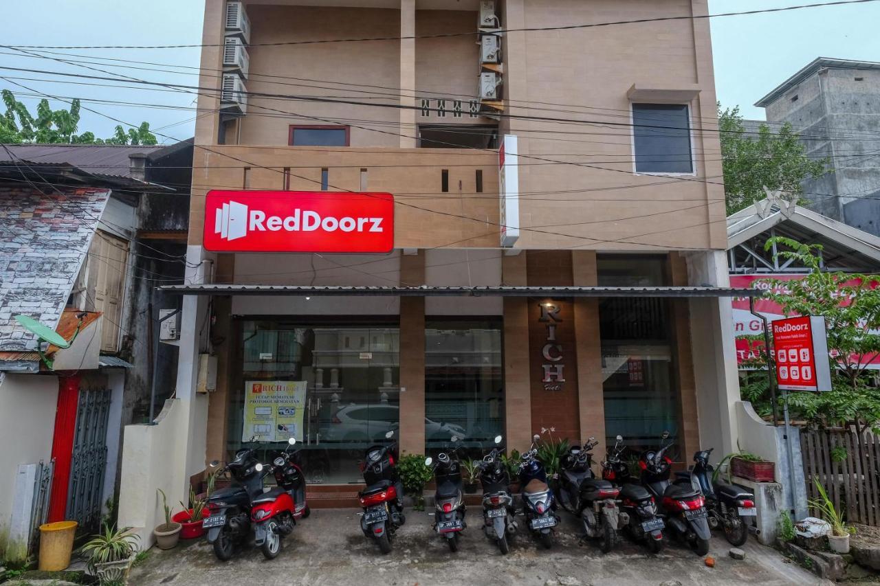 Reddoorz At Hotel Rich Parepare Near Pantai Mattirotasi Zewnętrze zdjęcie